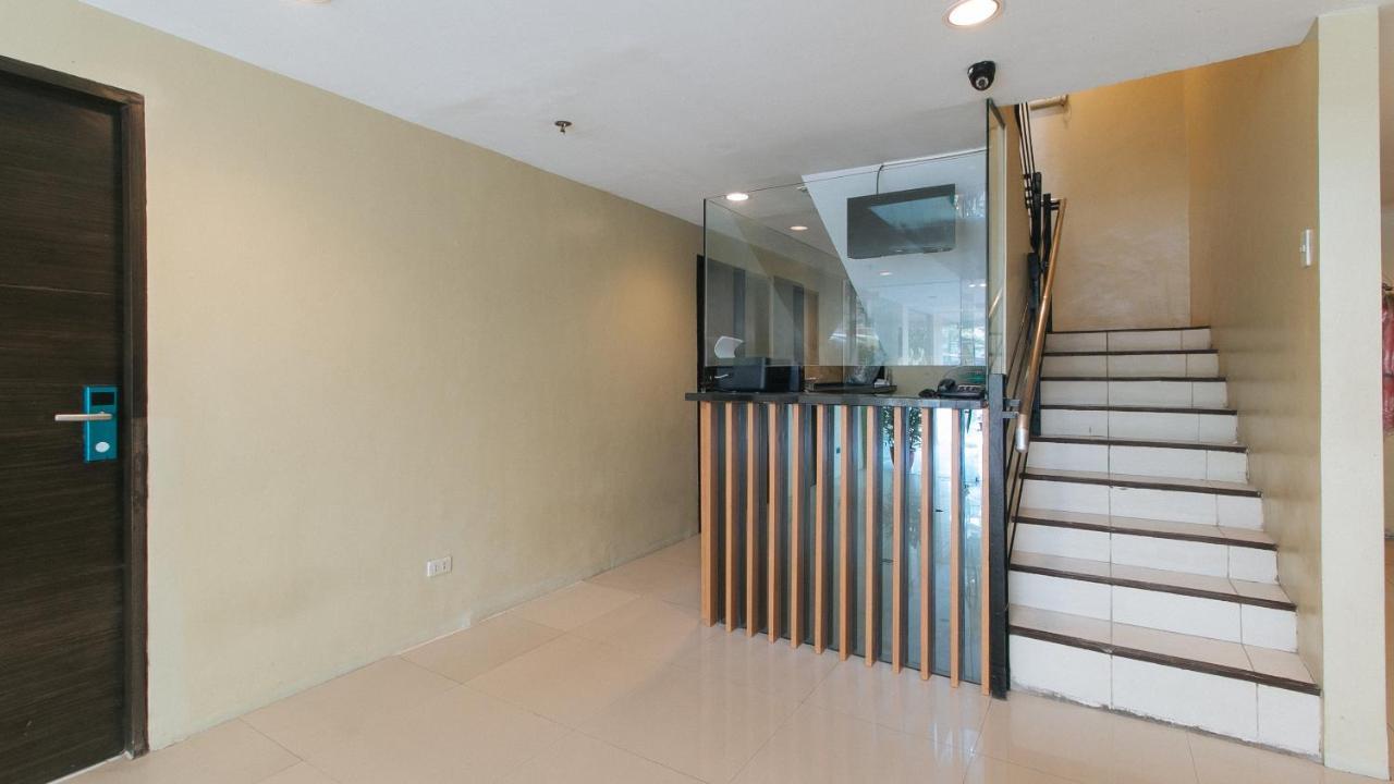 Urbanview At San Antonio'S Place Sampaloc Manila Bagian luar foto