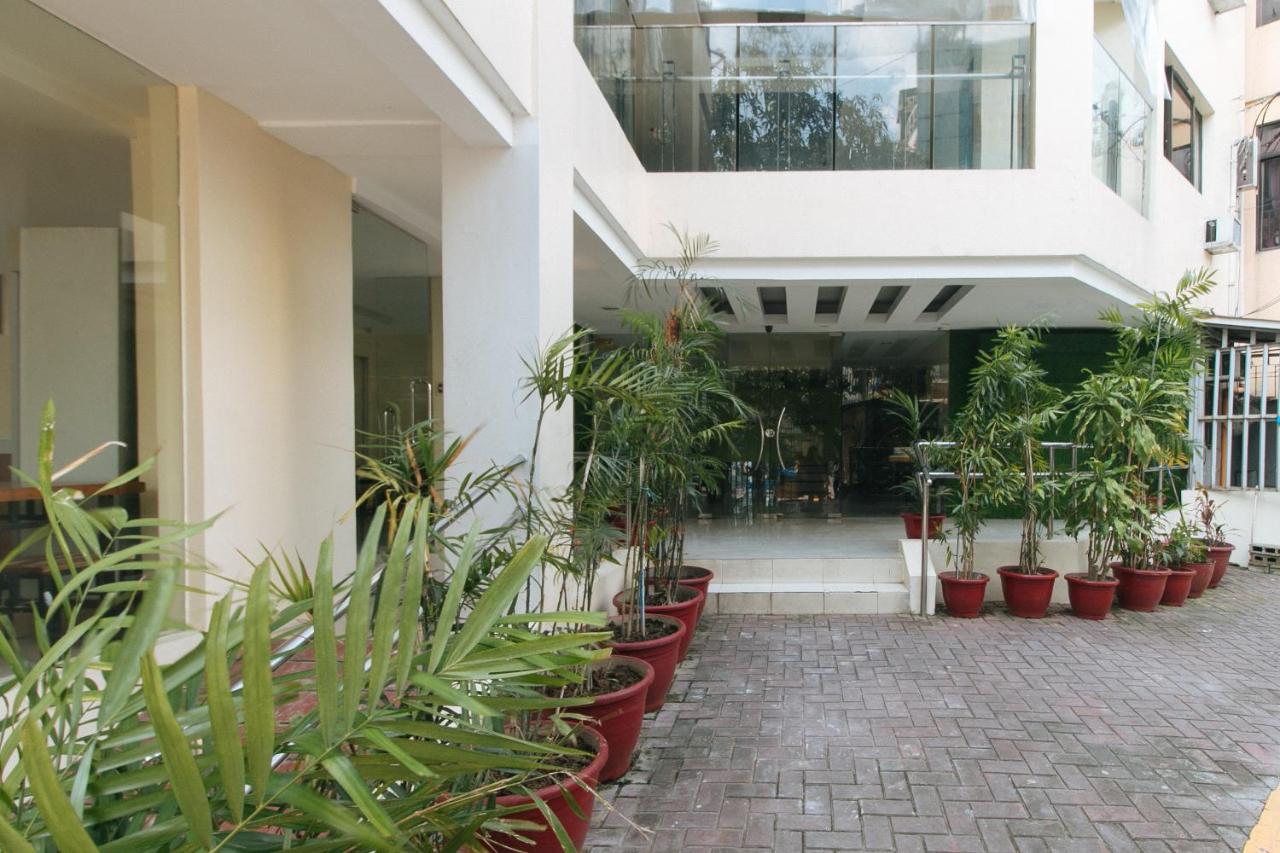 Urbanview At San Antonio'S Place Sampaloc Manila Bagian luar foto